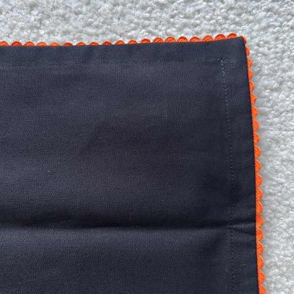 Halloween Table Linen - Picture 4 of 7